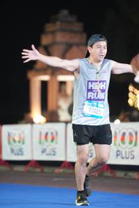 BIB: 110, 77425
                            <button type="button" onclick="openModal(19775346)" class="btn btn-primary btn-sm float-right btn-popup" data-toggle="modal" data-target=".modal-high-quality">
                        <i class="fas fa-shopping-cart"></i> Add to Cart
                    </button>
                                            <button type="button" onclick="isThisMe(19775346, true)" class="btn btn-success btn-sm float-right btn-popup btn-isme hidden" data-toggle="tooltip" data-placement="bottom" title="นี่คือรูปของคุณใช่ไหม คลิกที่นี่เพื่อเอาเข้าอัลบั้ม">
                        <i class="fas fa-plus"></i> Add to album
                    </button>
                    <button type="button" onclick="isThisMe(19775346, false)" class="btn btn-warning btn-sm float-right btn-popup btn-isnotme hidden">
                        <i class="fas fa-ban"></i> Remove from album
                    </button>